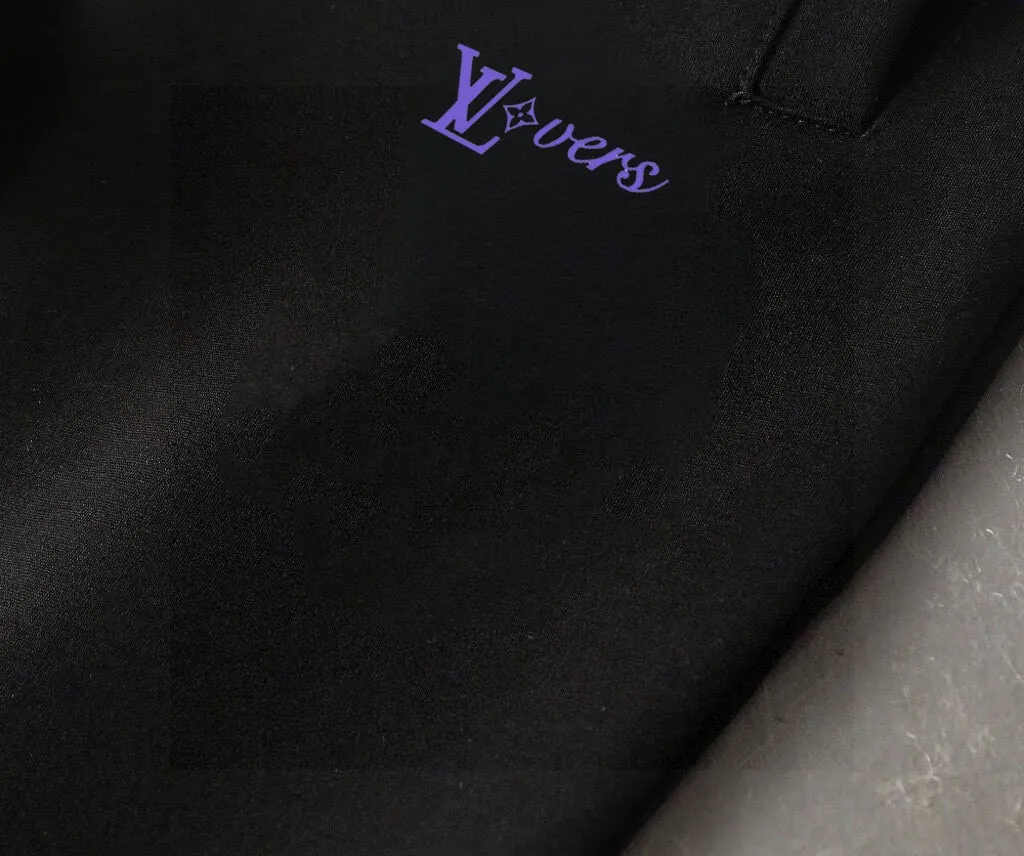 🅿️420 [LV Louis Vuitton] (Fat Man Gospel) hot-selling suit is coming. Focus on the original version of the official website. 2025 new hot-selling cardigan sweater suit. The original order is the best. 🇭🇰The meticulous work of top designers is dedicated to a fitting and perfect upper body effect. All-natural high-quality Roman cotton 100%, close-fitting comfort, noble and elegant! Original hardware embodies elegance and nobility! Counter size: M-5XL (maximum wear up to 220 pounds)